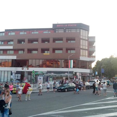 La Piazza Primorsko Rooms & Apartments Экстерьер фото