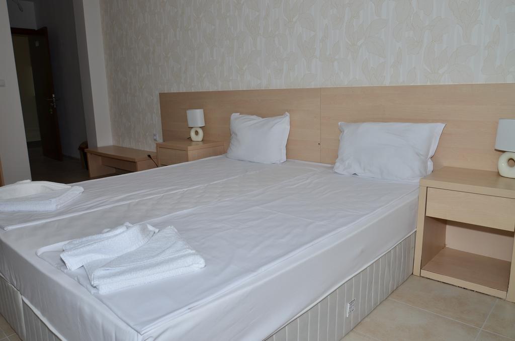 La Piazza Primorsko Rooms & Apartments Номер фото