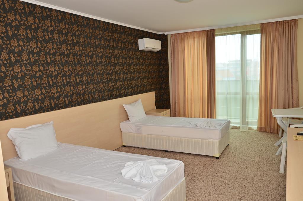 La Piazza Primorsko Rooms & Apartments Номер фото