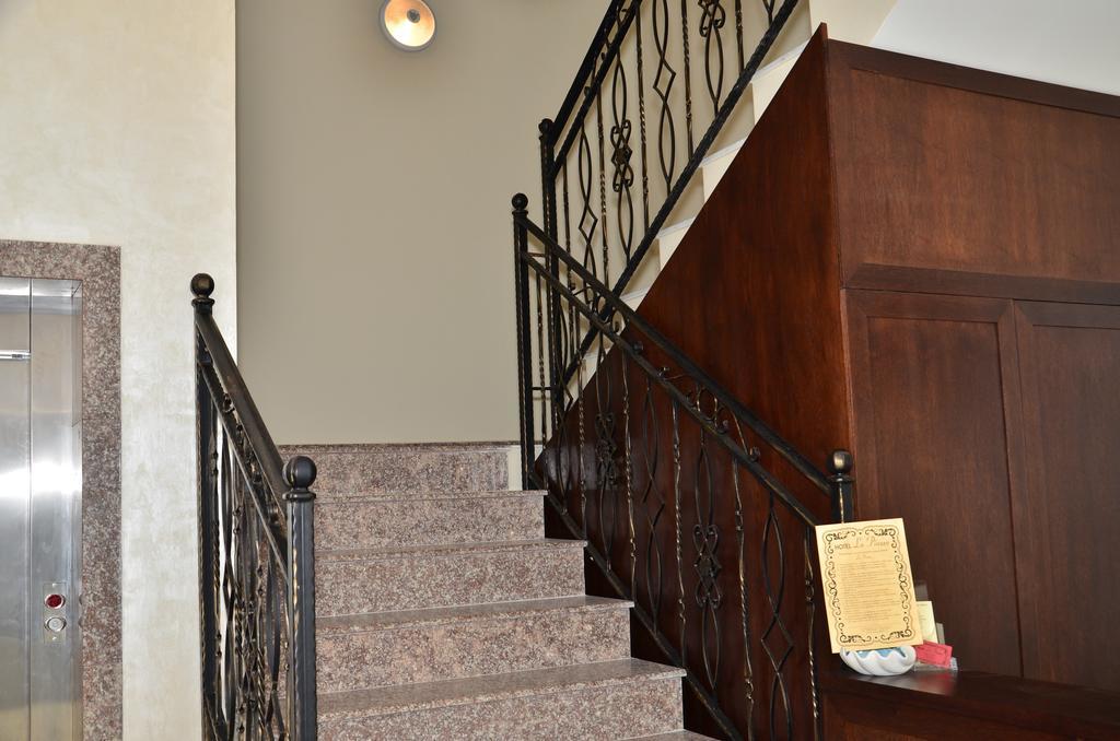 La Piazza Primorsko Rooms & Apartments Экстерьер фото